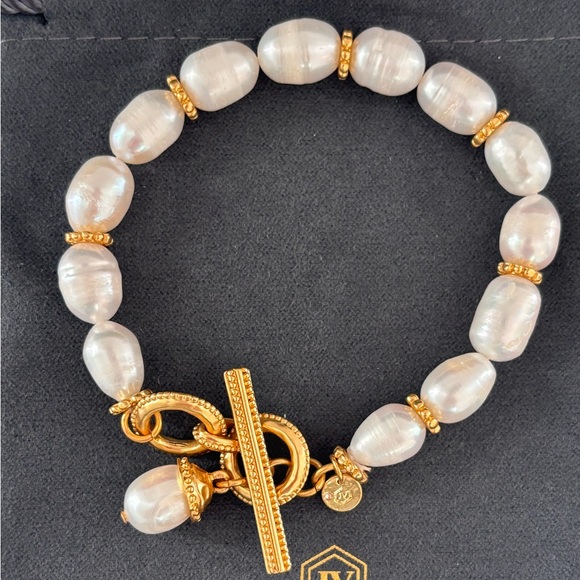 Lustrous Lavender Grey Freshwater Pearl Stretch Beaded Bracelet - View 8
