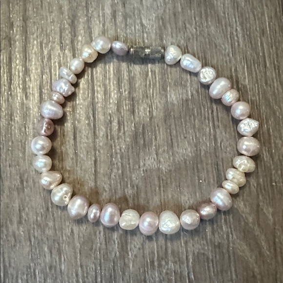 Lustrous Lavender Grey Freshwater Pearl Stretch Beaded Bracelet - View 20